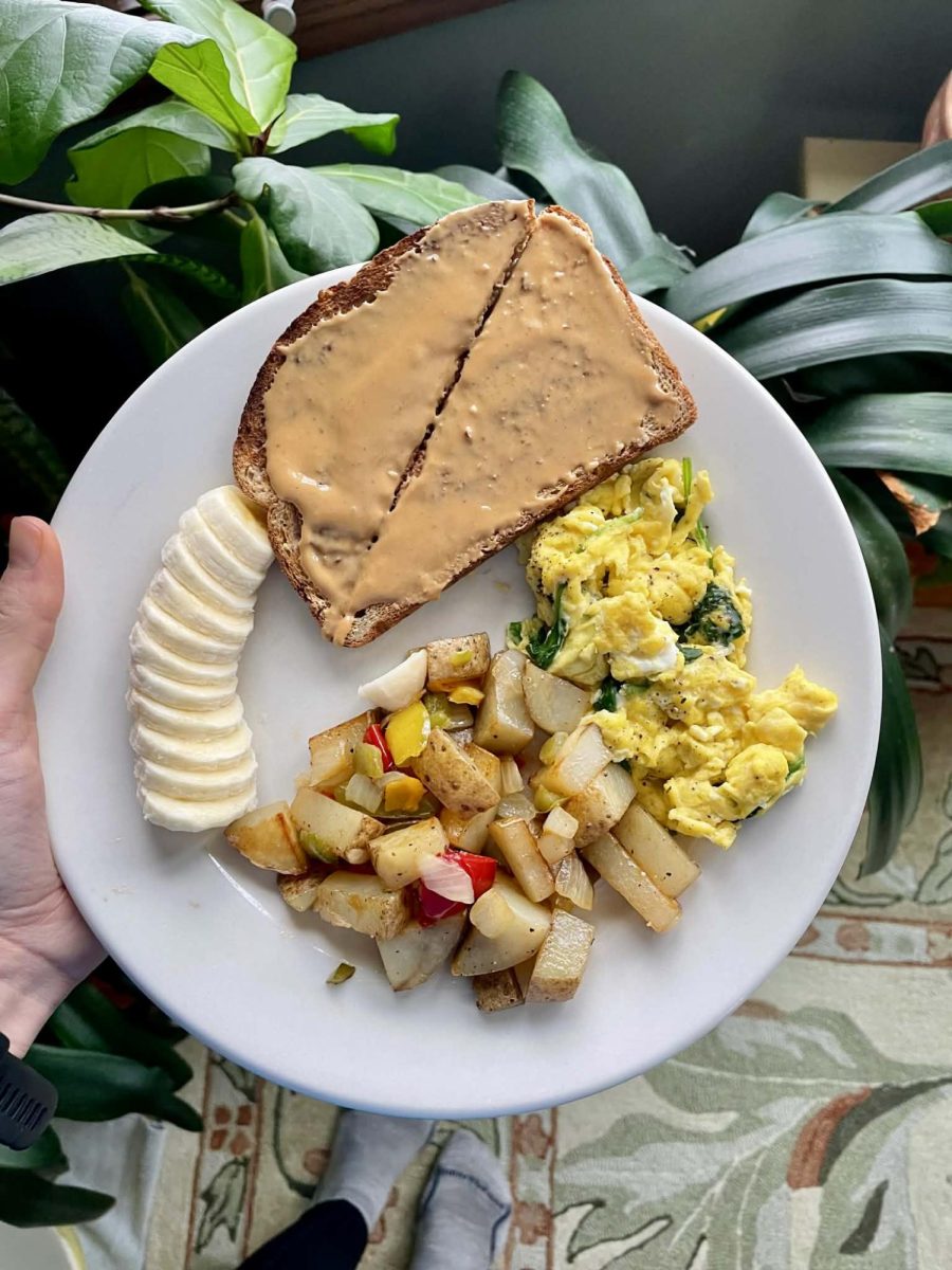 A balanced breakfast plate. Carbs, protein, fat and fiber — the gang’s all here when we build a varied plate!